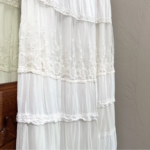 Lapis White Lace Maxi Skirt with Brown Waistband - Picture 10 of 15